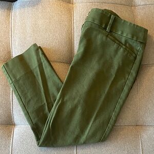 Loft Marisa Fit “The Riviera Pant” in green, sz. 8